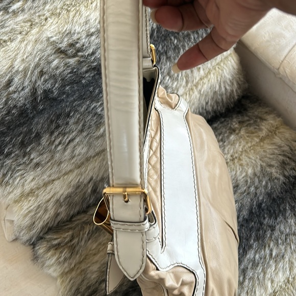 Elegant Tan and Cream Women's Bag - Picture 4 of 9